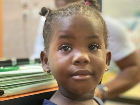 Photo: smiling African girl