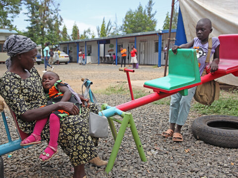 Photo: Emmanuel Museruka / MMV Photo: mother and baby